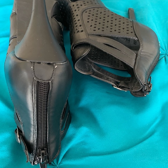 Open toe Booties - Picture 5 of 8